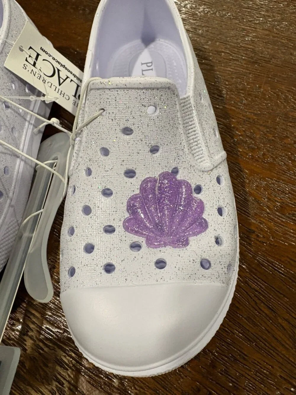 The Children's Place White slip on Sparkle Beach Seashell shoes  sz 10 NEW